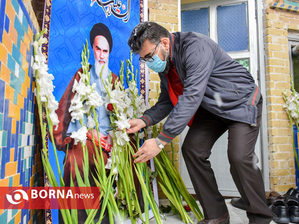 گلباران حجره طلبگی امام خمینی(ره) در اراک