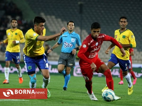 دیدار تیم های فوتبال پرسپولیس- صنعت نفت آبادان