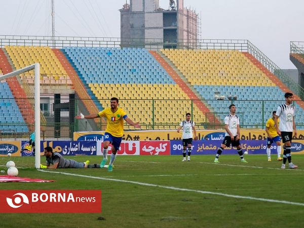 دیدار تیم های فوتبال صنعت نفت - نفت مسجدسلیمان