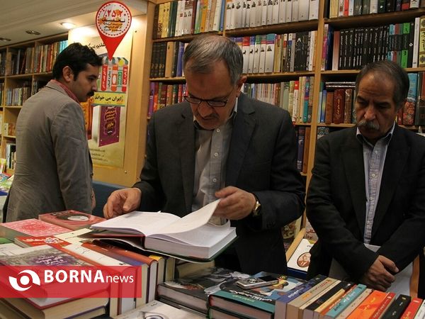 کتابگردی احمد مسجد جامعی