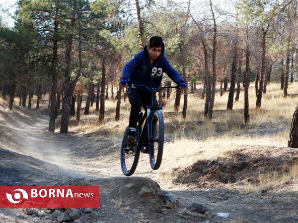 در حاشیه تمرینات دوچرخه سوران کوهستان- پارک چیتگر