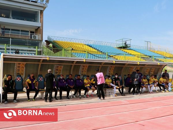 در حاشیه دیدار تیم های فوتبال صنعت نفت - شمس آذر قزوین