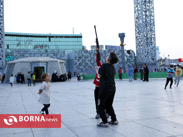 افطاری در میدان امام حسین(ع)