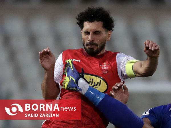 دیدار تیم های فوتبال هوادار - پرسپولیس