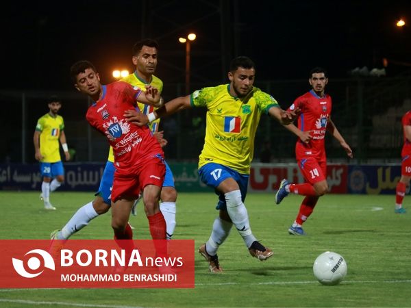 دیدار تیم های فوتبال صنعت نفت - نساجی