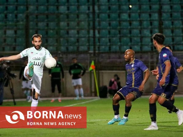 دیدار تیم های فوتبال ذوب آهن اصفهان- گل گهر سیرجان