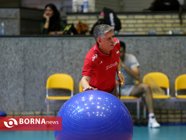 تمرین تیم ملی والیبال با حضور معاونین وزیر ورزش و جوانان