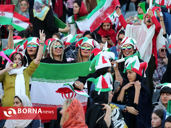 حضور زنان در ورزشگاه- بازی ایران مقابل کامبوج