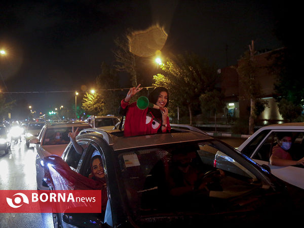 شادی مردم پس از راهیابی پرسپولیس به فینال جام باشگاه های آسیا