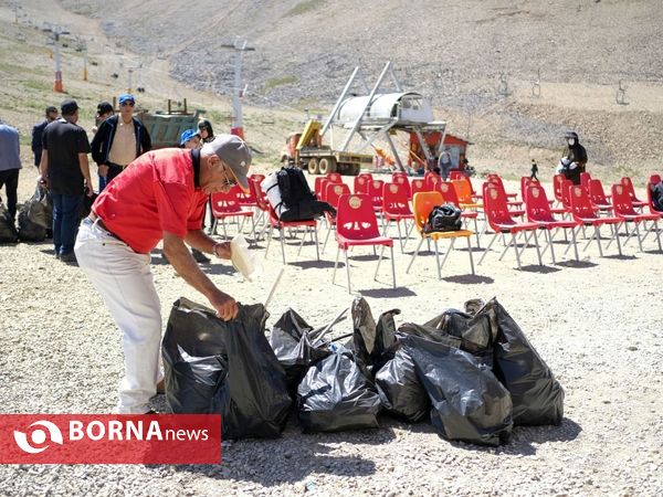 پاکسازی پیست اسکی توچال