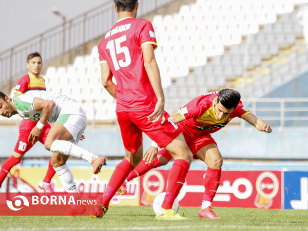 دیدار تیم‌های فوتبال آلومینیوم اراک - فولاد خوزستان