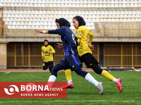 دیدار تیم های فوتبال سپاهان و پیکان البرز