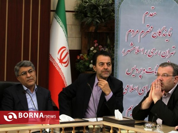 نشست مجمع نمایندگان تهران با استاندار