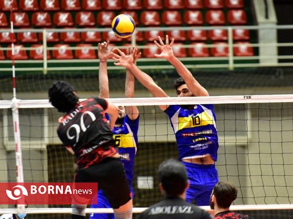 دیدار تیم های والیبال آذرباتری ارومیه و راه یاب ملل مریوان