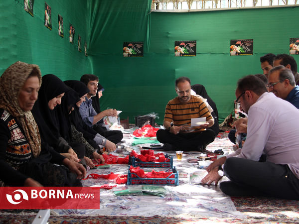 بسته بندی لباس های مراسم شیرخوارگان حسینی در شیراز