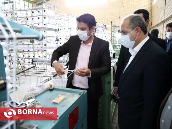 بازدید استاندار قم از واحد تولید ماسک