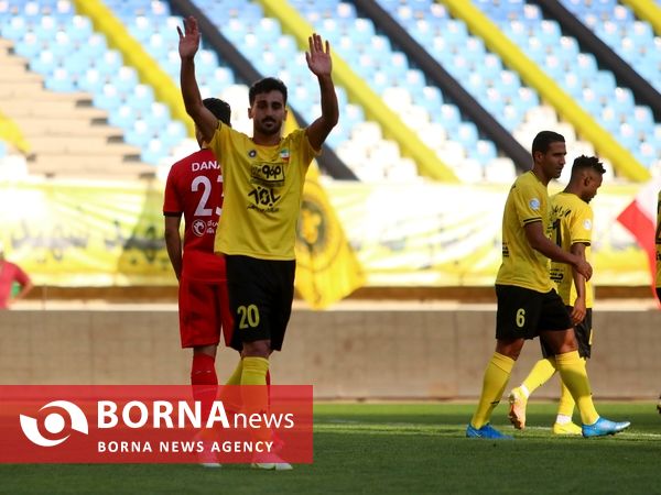 دیدار تیمهای سپاهان اصفهان _ تراکتور تبریز