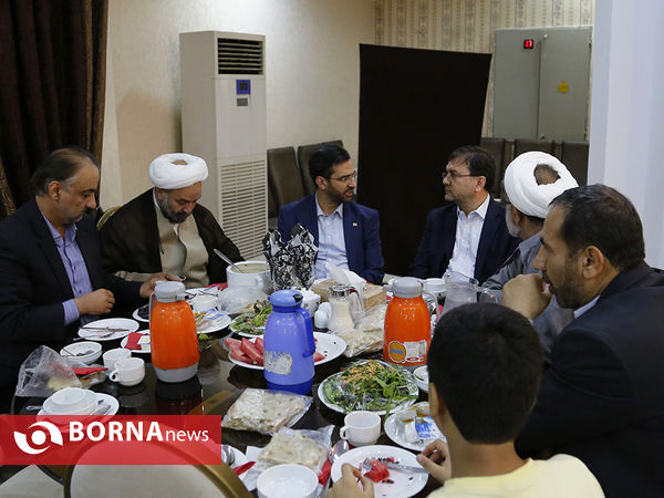 ضیافت افطاری حجت الاسلام والمسلمین احمد مازنی