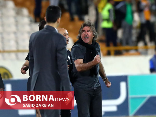 دیدار تیم های استقلال تهران - صنعت نفت آبادان