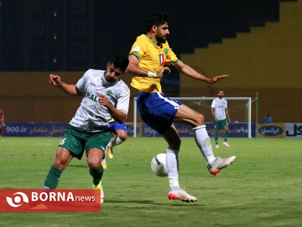 دیدار تیم های فوتبال صنعت نفت - آلومینیوم