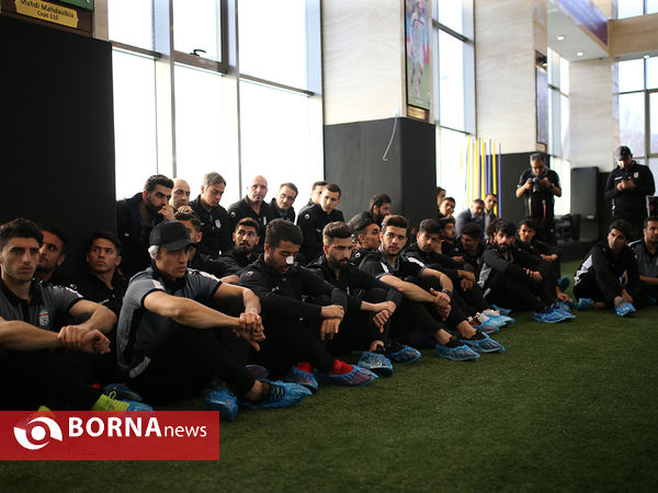 بازدید وزیر ورزش و جوانان از اردوی تیم ملی فوتبال امید