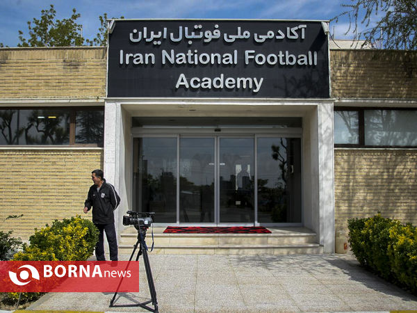 بازدید معاون وزیر ورزش از آکادمی فوتبال و سالن تیراندازی مجموعه ورزشی آزادی