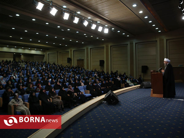 ضیافت افطار رییس جمهوری با فعالان حوزه زنان و خانواده