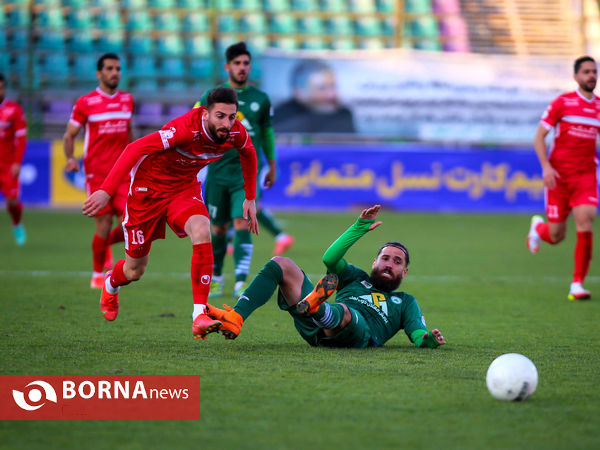 دیدار تیم‌های ذوب آهن - پرسپولیس