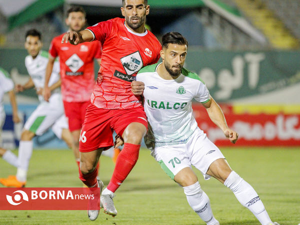 دیدار تیم های فوتبال آلومینیوم اراک-تراکتور سازی تبریز