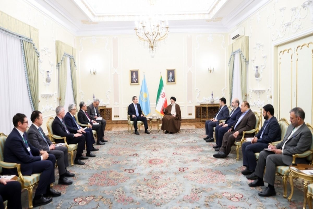 رئیسی: سطح روابط ایران و قزاقستان متناسب با ظرفیت‌های موجود نیست/ نخست وزیر قزاقستان: نقشه راهی برای بهره‌گیری از ظرفیت‌های متقابل در راستای توسعه همکاری‌های آینده طراحی کرده‌ایم