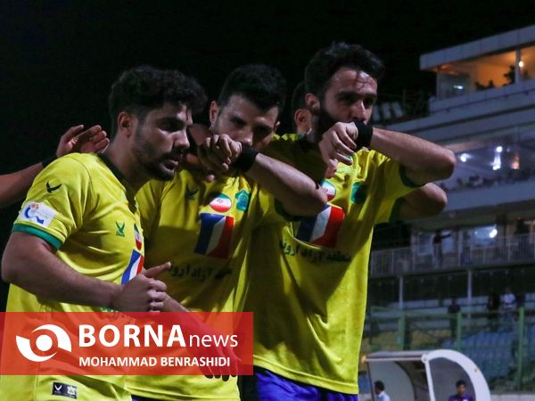 دیدار تیم های فوتبال صنعت نفت - مس رفسنجان