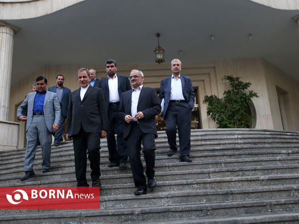 حیاط هیات دولت در روز خبرنگار