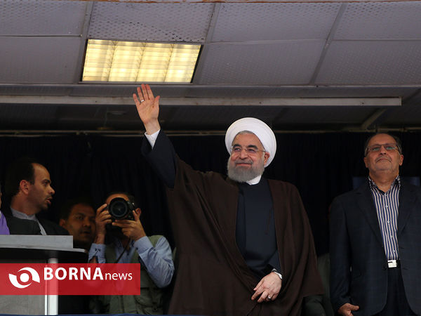 دکتر روحانی در جمع مردم اهواز