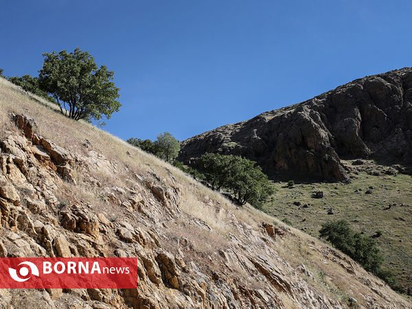 نمایی از رشته کوه زاگرس در هورامان تخت