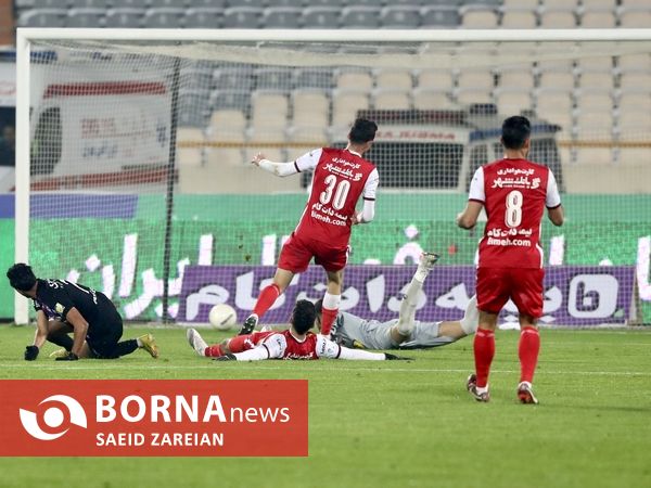 دیدار تیم های پرسپولیس - هوادار