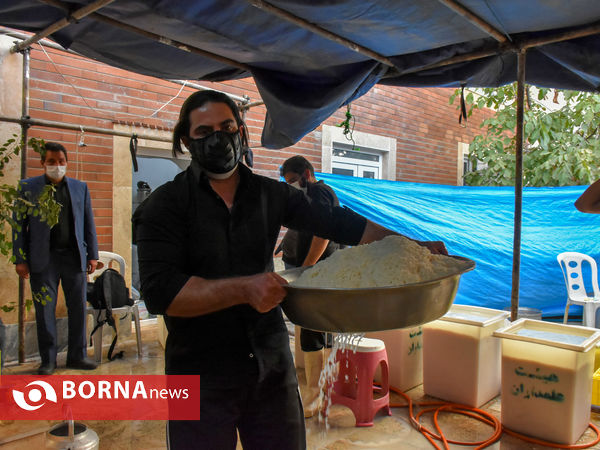 سفره‌دار مجلس حسین(ع)