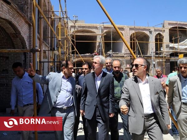 بازدید استاندار از روند عملیات مرمت سرای ایکی‌قاپیلی بازار تبریز