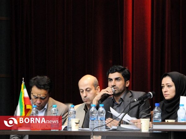 نشست مسئولان منطقه 22 تهران با مردم
