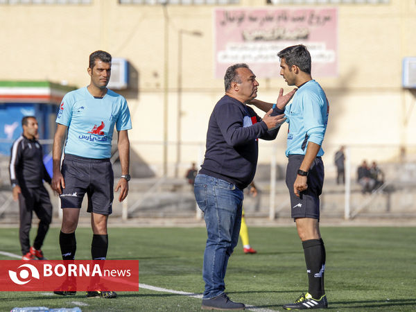 مسابقه فوتبال فجر سپاسی شیراز - سپیدرود رشت
