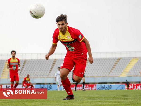 دیدار تیم‌های فوتبال آلومینیوم اراک - فولاد خوزستان