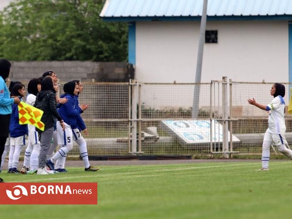 دیدار تیم های فوتبال ملوان بندرانزلی _ خاتون بم