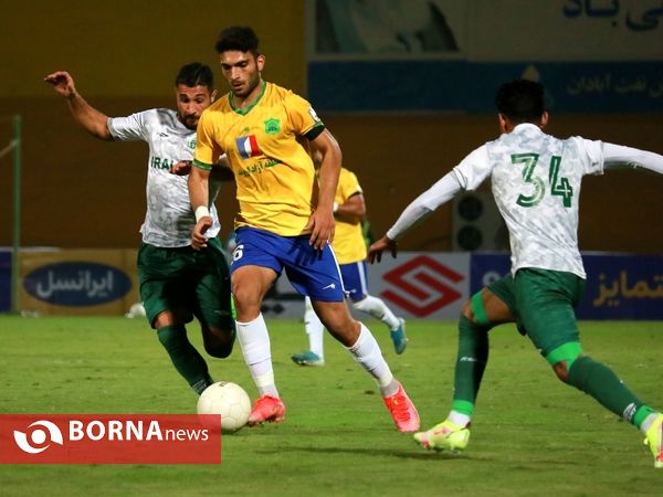 دیدار تیم های فوتبال صنعت نفت - آلومینیوم