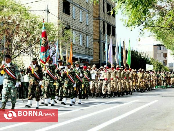 رژه نیروهای مسلح در خرم آبادبه مناسبت آغاز هفته دفاع مقدس