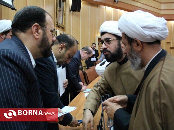 نشست  علماء و روحانیون استان گیلان با معاون پارلمانی رئیس جمهور