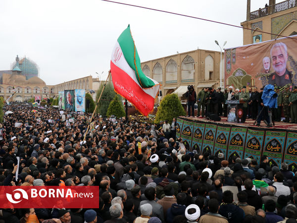 تجمع مردمی و سوگواری سردار سپهبد شهید قاسم سلیمانی در میدان نقش جهان اصفهان
