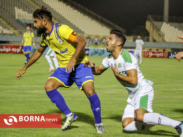 دیدار تیم های فوتبال آلومینیوم اراک-نفت مسجدسلیمان