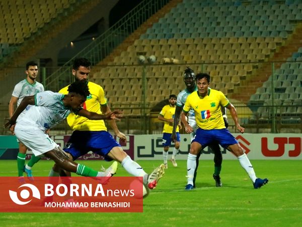 دیدار تیم های فوتبال صنعت نفت - آلومینیوم