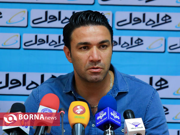 نشست خبری مربیان تیم های پرسپولیس و نساجی