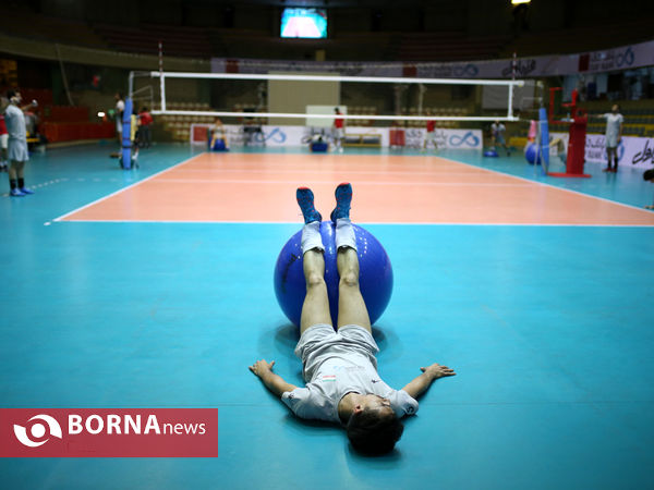 تمرین تیم ملی والیبال با حضور معاونین وزیر ورزش و جوانان