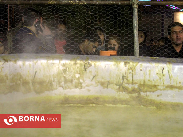 أپخت و توزیع 80 هزار کیلو آش صلواتی به مناسبت 28 صفر در شیراز